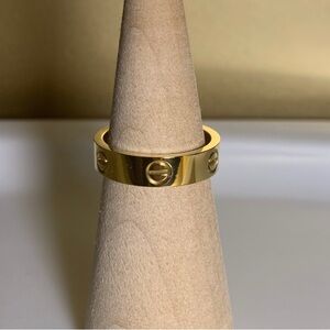 Elegant Gold-Tone Ring